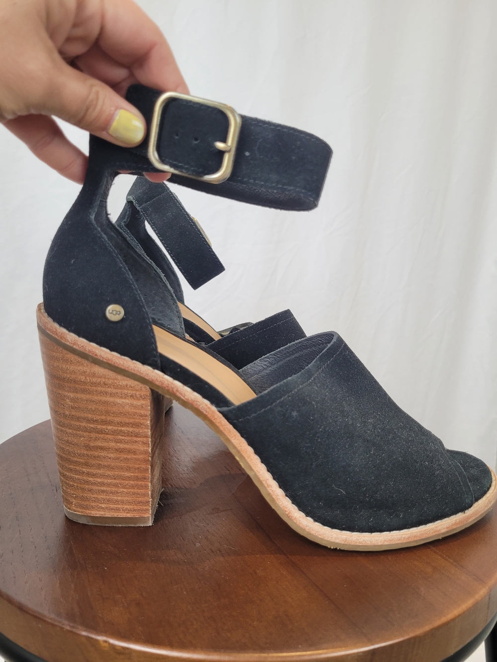 UGG Aja Black Suede Block Heel Sandals - Size 10 - Like New